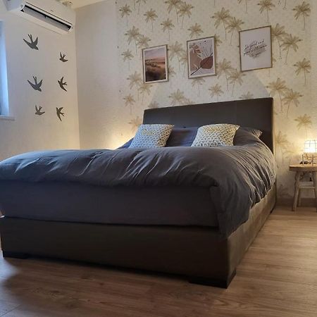 Chambre Climatisee Et Cosy Auberge Du Manala Hotel 24 24 생루이 외부 사진