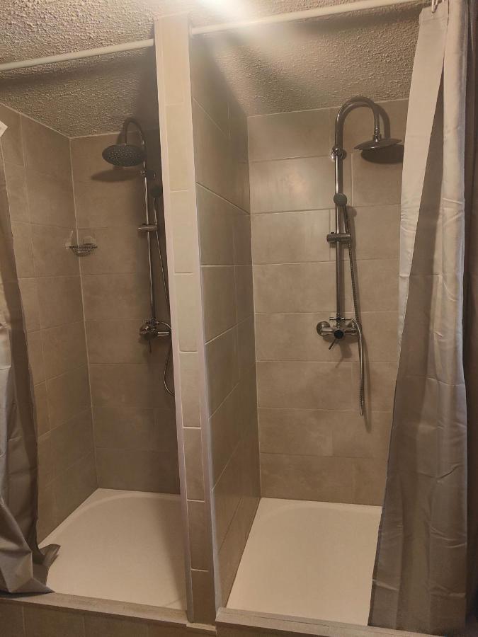 Chambre Climatisee Et Cosy Auberge Du Manala Hotel 24 24 생루이 외부 사진