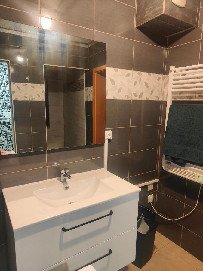 Chambre Climatisee Et Cosy Auberge Du Manala Hotel 24 24 생루이 외부 사진